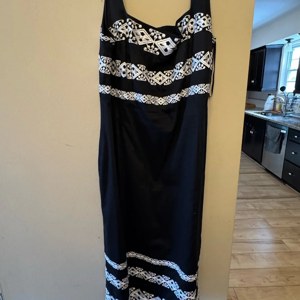 White House Black Market Black and White Maxi Dress - Picture 2 of 2